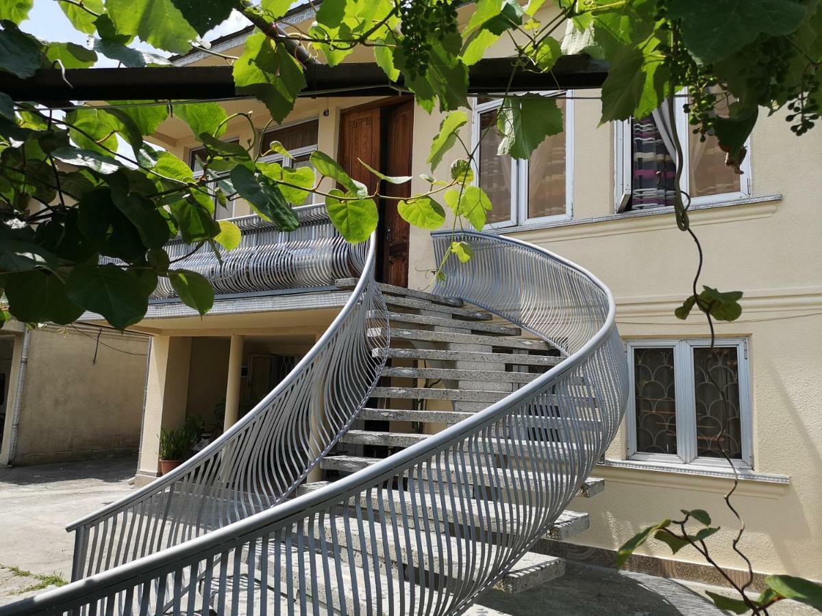 Shorena'S House Zugdidi Ngoại thất bức ảnh